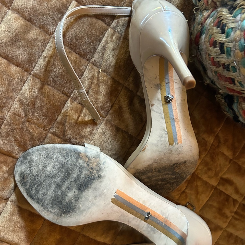 Sam Edelman Women's Elegant Cream Heels - Picture 8 of 9